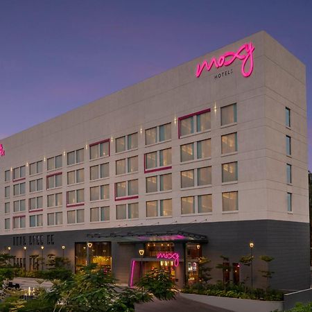Отель Moxy Bengaluru Airport Prestige Tech Cloud Devanahalli Экстерьер фото