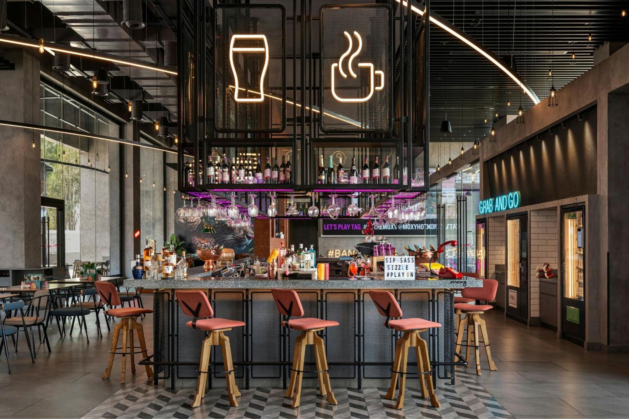 Отель Moxy Bengaluru Airport Prestige Tech Cloud Devanahalli Экстерьер фото