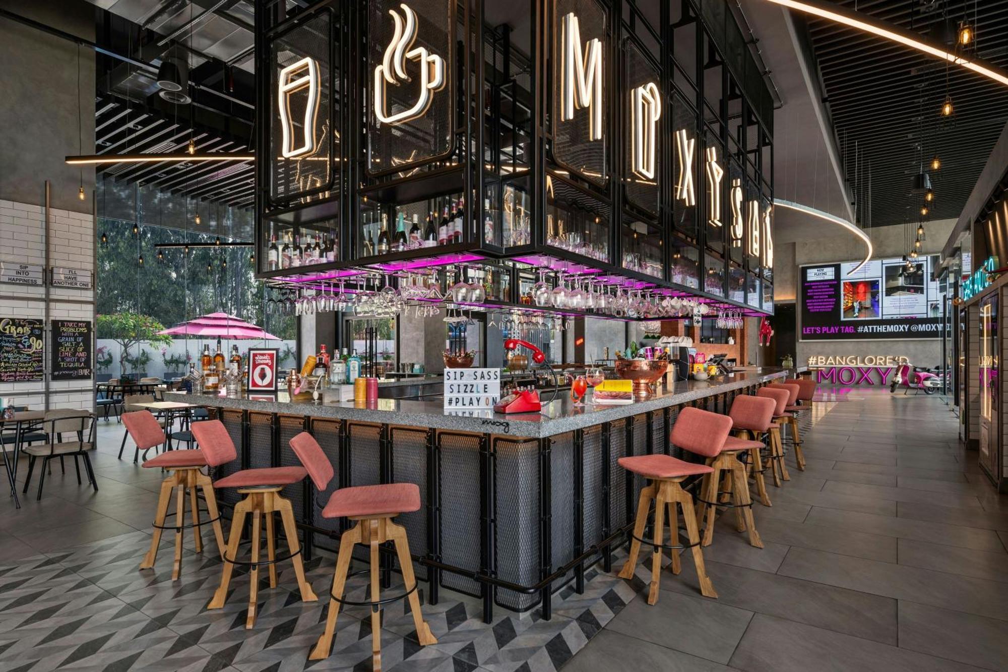 Отель Moxy Bengaluru Airport Prestige Tech Cloud Devanahalli Экстерьер фото