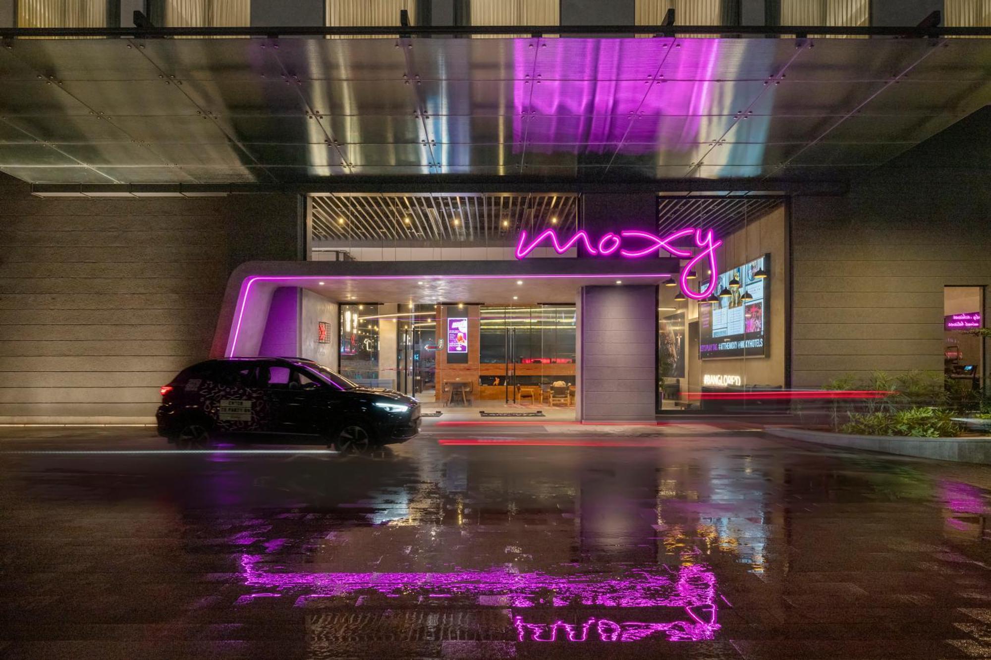 Отель Moxy Bengaluru Airport Prestige Tech Cloud Devanahalli Экстерьер фото