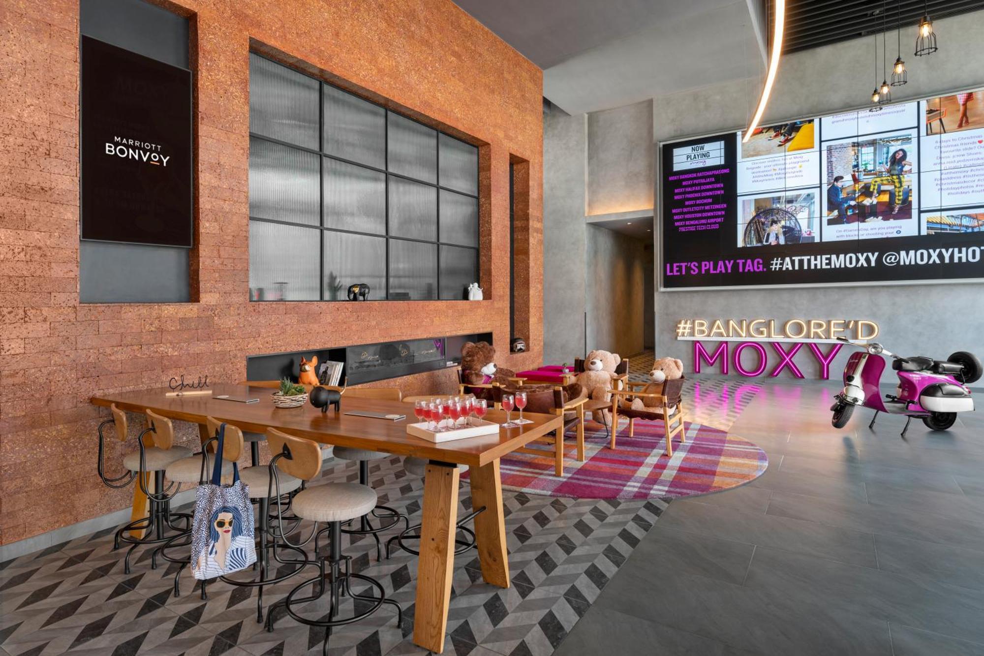 Отель Moxy Bengaluru Airport Prestige Tech Cloud Devanahalli Экстерьер фото