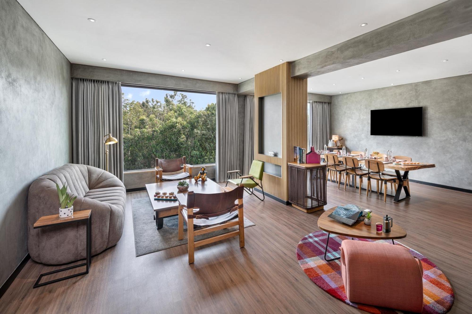 Отель Moxy Bengaluru Airport Prestige Tech Cloud Devanahalli Экстерьер фото