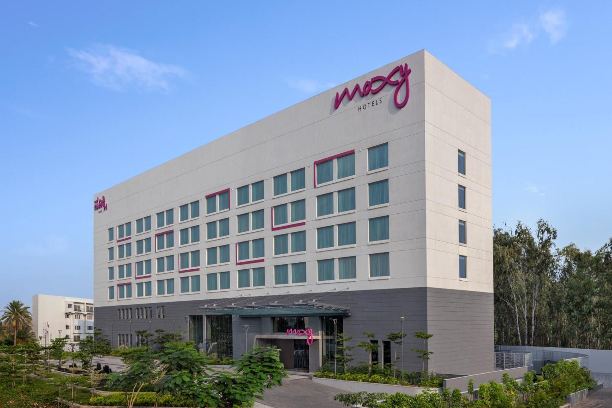 Отель Moxy Bengaluru Airport Prestige Tech Cloud Devanahalli Экстерьер фото