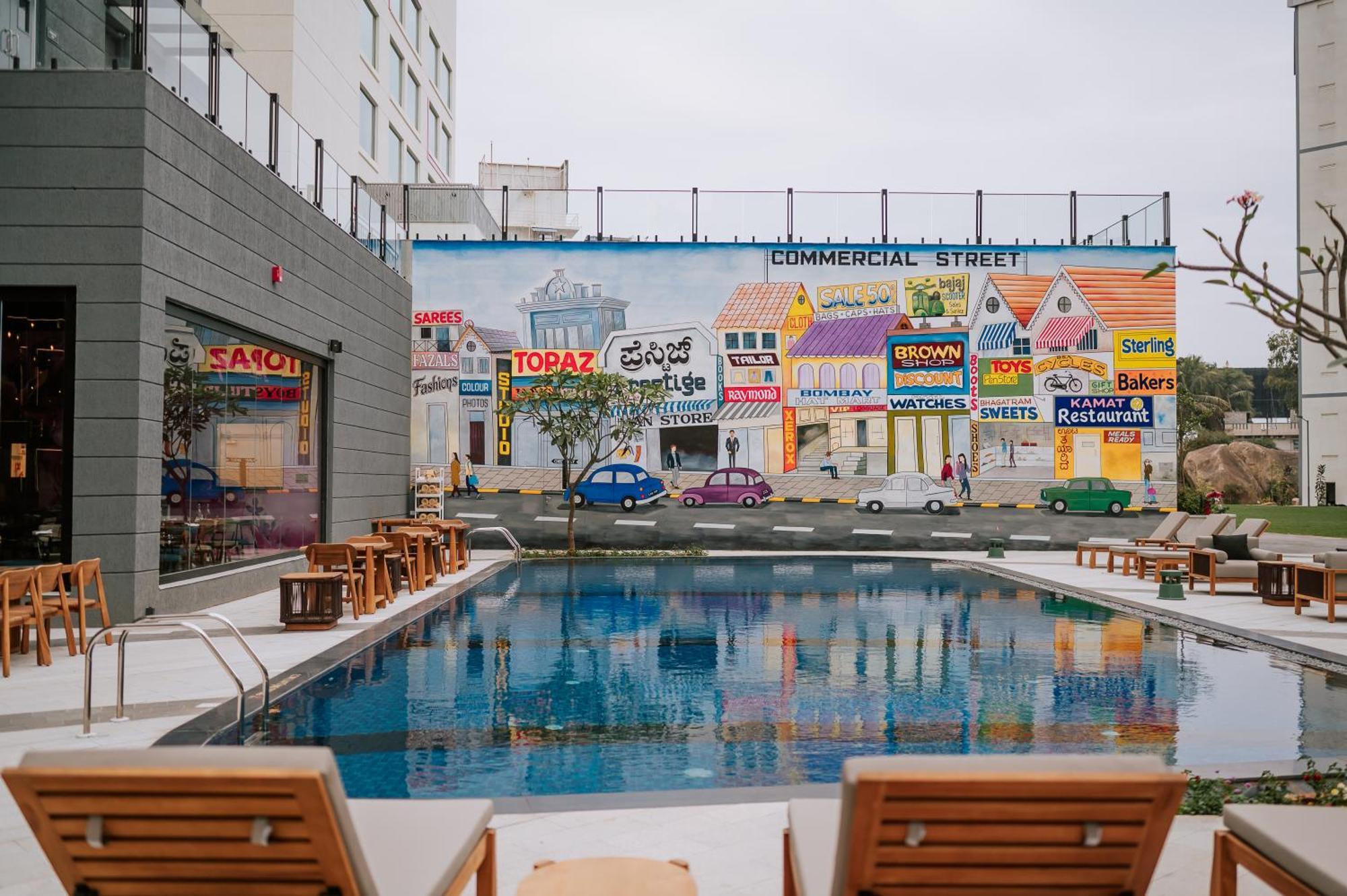 Отель Moxy Bengaluru Airport Prestige Tech Cloud Devanahalli Экстерьер фото