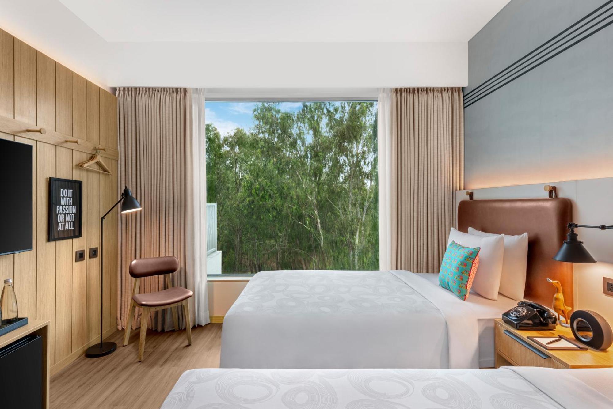 Отель Moxy Bengaluru Airport Prestige Tech Cloud Devanahalli Экстерьер фото