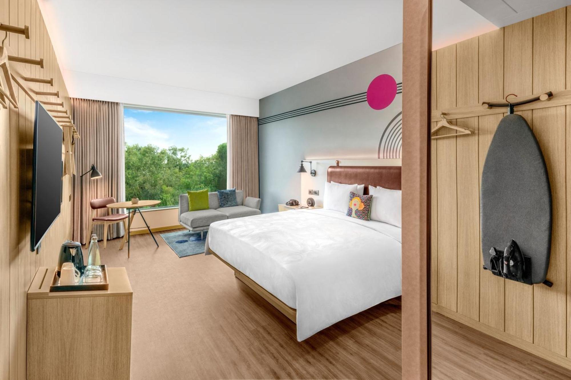 Отель Moxy Bengaluru Airport Prestige Tech Cloud Devanahalli Экстерьер фото
